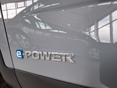 Nissan Qashqai 1.5 VC-T 190 N-Connecta e-Power, Hybride, CAMERA 360°, CUIR, LED, NAVI, PANORAMIQUE, 1 HAND