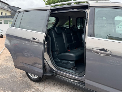 Ford Grand C-Max 2,0TDCi 120kW Titanium/7XSitze