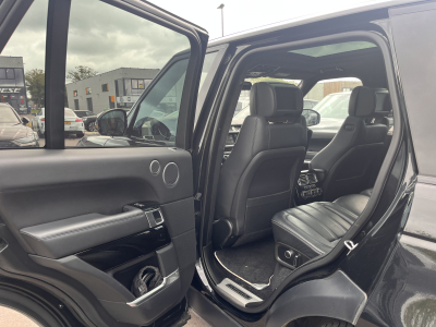 Land-Rover Range Rover SDV8 4.4 Autobiography/STARTECH/DVD/*VOLL*AHK/1ST HAND