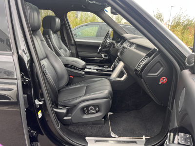Land-Rover Range Rover SDV8 4.4 Autobiography/STARTECH/DVD/*VOLL*AHK/1ST HAND
