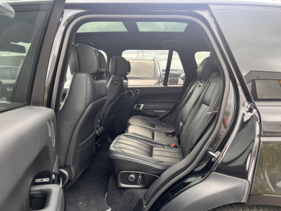 Land-Rover Range Rover SDV8 4.4 Autobiography/STARTECH/DVD/*VOLL*AHK/1ST HAND