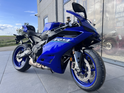 Yamaha R9 