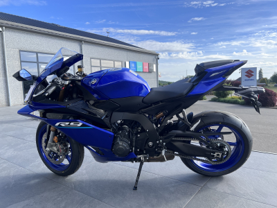 Yamaha R9 