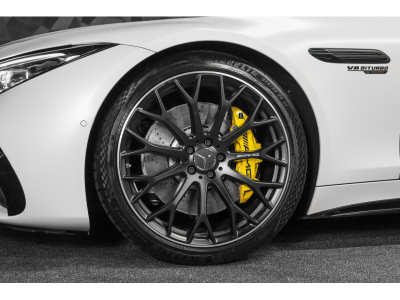 Mercedes-Benz SL 63 AMG 4 MATIC + / MANUFAKTUR Opalite White Magno