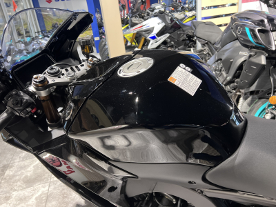 Yamaha R9 