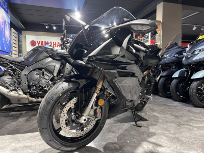 Yamaha R9 