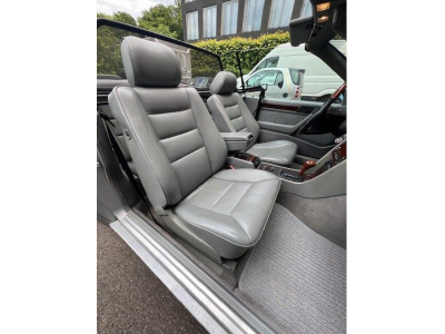 Mercedes-Benz E 320 AMG Line - W124