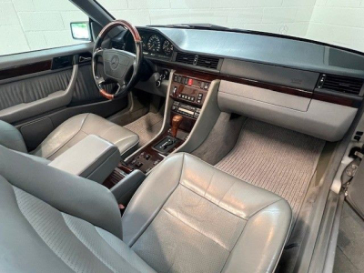 Mercedes-Benz E 320 AMG Line - W124