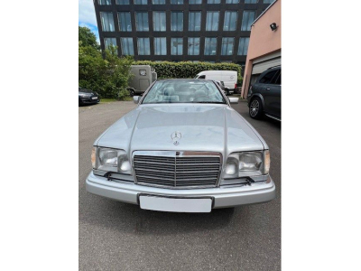 Mercedes-Benz E 320 AMG Line - W124