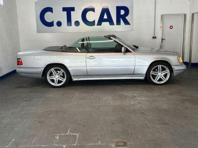 Mercedes-Benz E 320 AMG Line - W124