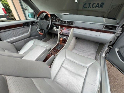 Mercedes-Benz E 320 AMG Line - W124