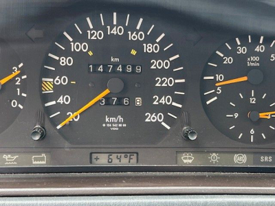 Mercedes-Benz E 320 AMG Line - W124