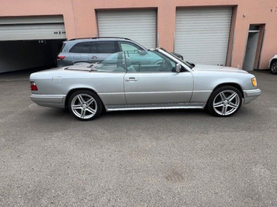 Mercedes-Benz E 320 AMG Line - W124