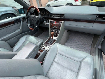 Mercedes-Benz E 320 AMG Line - W124