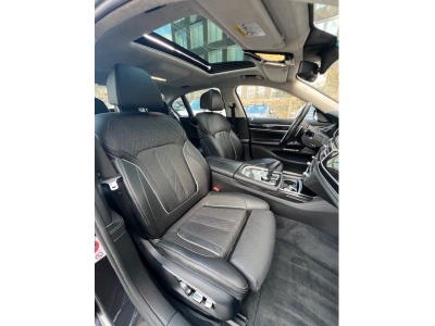 BMW 750 i xDrive  M-Sportpaket - VOLL