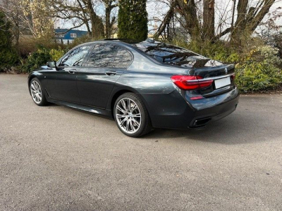 BMW 750 i xDrive  M-Sportpaket - VOLL