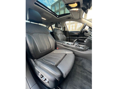 BMW 750 i xDrive  M-Sportpaket - VOLL