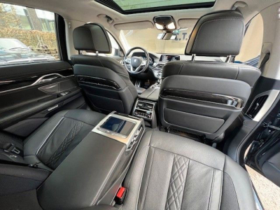 BMW 750 i xDrive  M-Sportpaket - VOLL