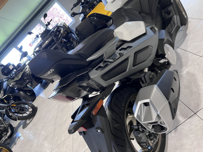 Kymco CV3 575