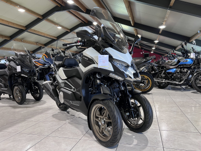 Kymco CV3 575