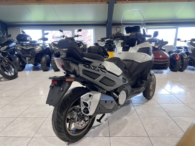 Kymco CV3 575