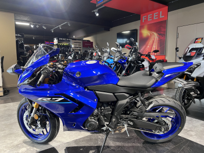 Yamaha R7 
