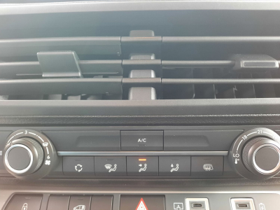 Peugeot Expert 180 EAT8 M Kamera/Navy/AHK