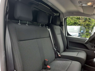 Peugeot Expert 180 EAT8 M Kamera/Navy/AHK