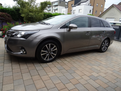 Toyota Avensis 1.8 AUTOMATIQUE