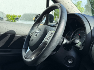 Toyota Yaris GR Yaris/ KAMERA / SCHECKHEFT