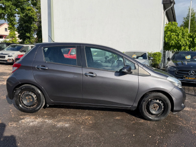 Toyota Yaris GR Yaris/ KAMERA / SCHECKHEFT