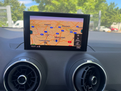 Audi Q2 AUDI Q2 40 TFSI QUATTRO S-LINE LEDER NAVI KAMERA LED PANORAMA