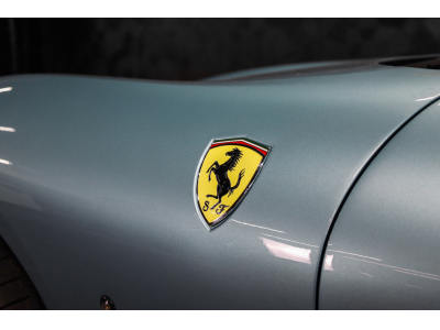 Ferrari Roma Spider - CELESTE TREVI SPECIAL COLOURS