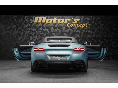 Ferrari Roma Spider - CELESTE TREVI SPECIAL COLOURS