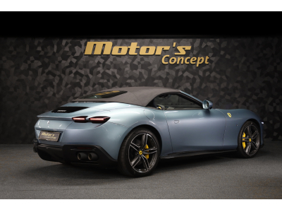 Ferrari Roma Spider - CELESTE TREVI SPECIAL COLOURS