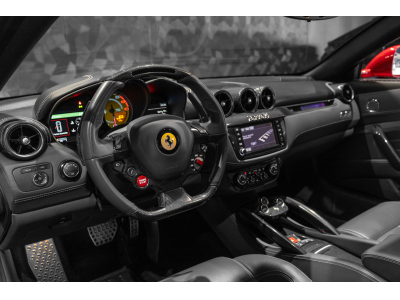 Ferrari FF ATELIER - ROSSO MARANELLO / CHARCOAL