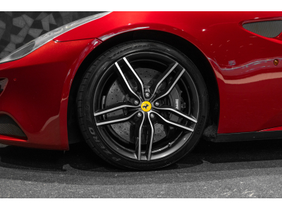 Ferrari FF ATELIER - ROSSO MARANELLO / CHARCOAL