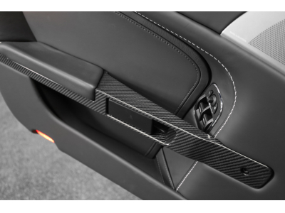 Aston Martin V12 Vantage Roadster / Boîte manuelle / 1 OF 101