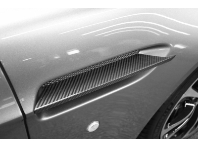 Aston Martin V12 Vantage Roadster / Boîte manuelle / 1 OF 101