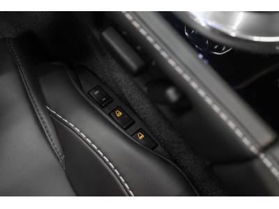 Aston Martin V12 Vantage Roadster / Boîte manuelle / 1 OF 101