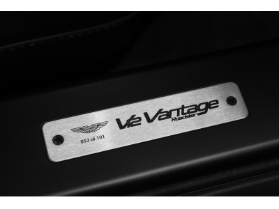 Aston Martin V12 Vantage Roadster / Boîte manuelle / 1 OF 101