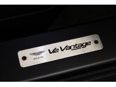 Aston Martin V12 Vantage Roadster / Boîte manuelle / 1 OF 101