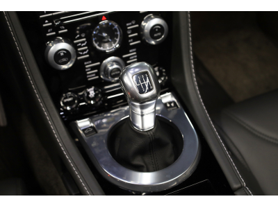 Aston Martin V12 Vantage Roadster / Boîte manuelle / 1 OF 101
