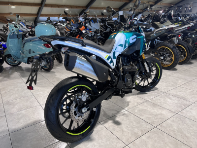 Benelli BKX 300 S