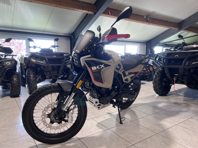 Benelli BKX 300 