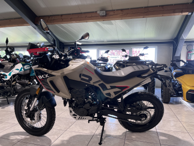 Benelli BKX 300 