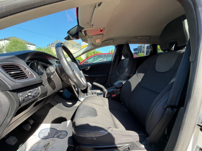 Volvo V40 Momentum