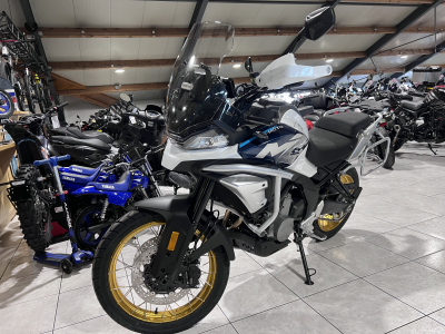CF Moto 700 MT ADV