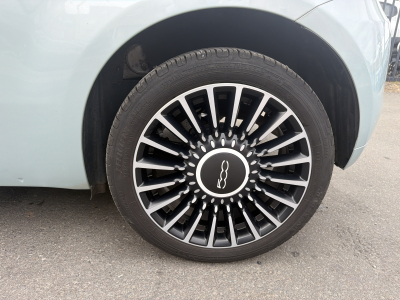 Fiat 500C 1.0 HYBRIDE Launch Edition 70CV BPM6