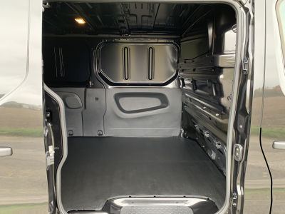 Renault Trafic 2.0 Dci 170 AT9  L2H1